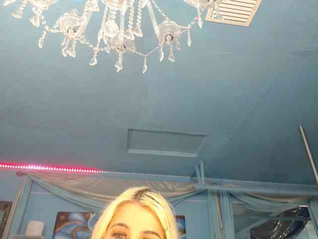 adrianna_fox webcam
