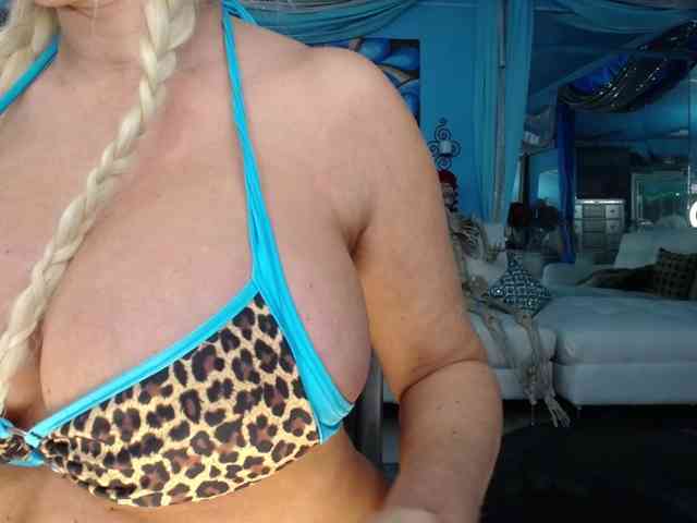 adrianna_fox