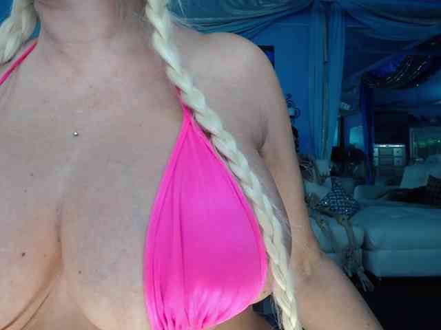 adrianna_fox