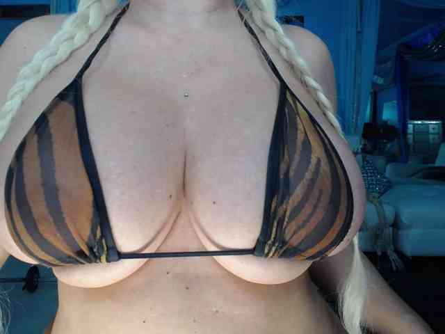 adrianna_fox