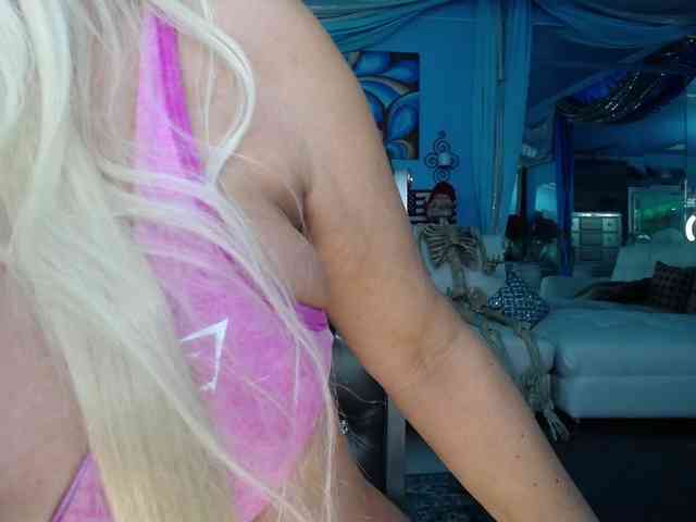 adrianna_fox webcam