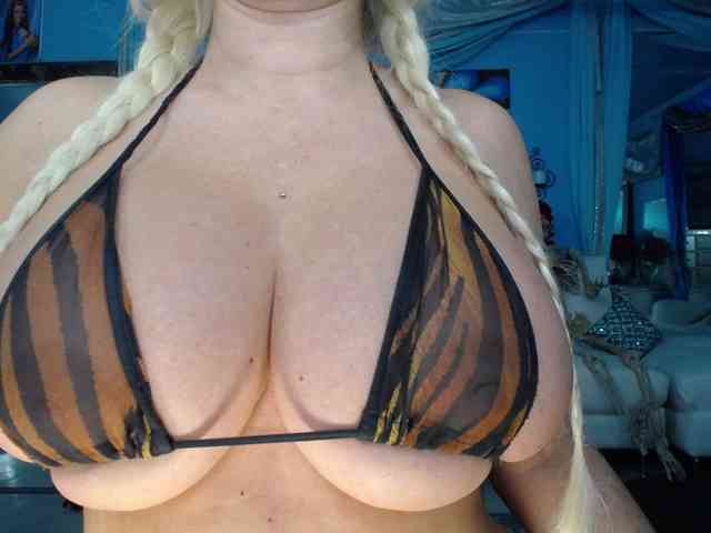 adrianna_fox