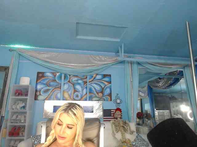 adrianna_fox webcam