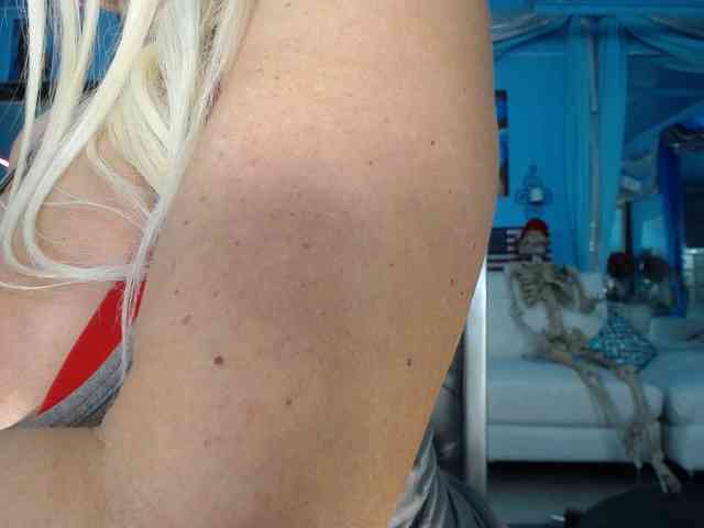 adrianna_fox webcam