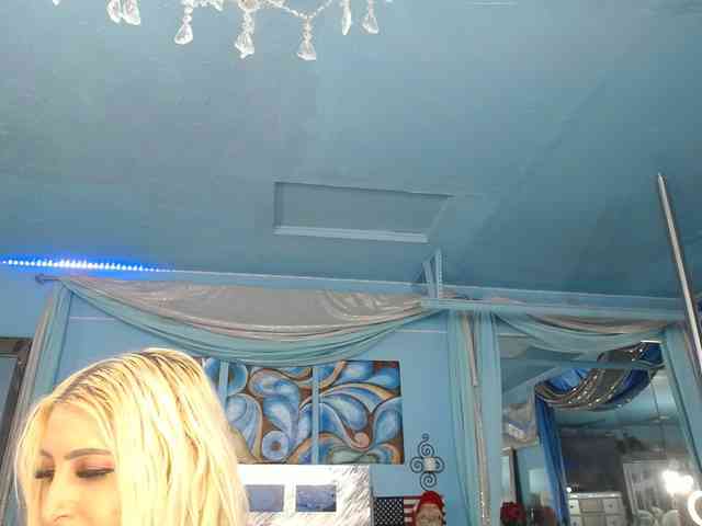 adrianna_fox webcam