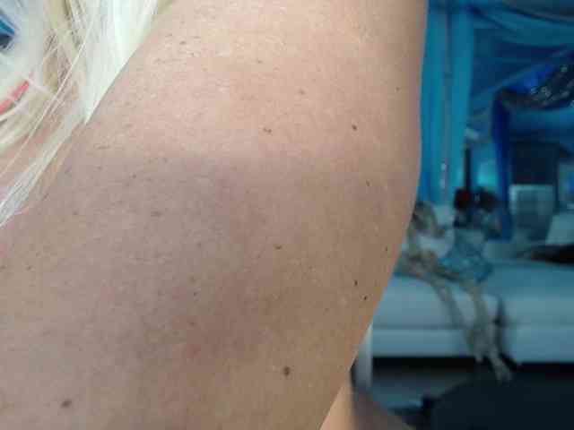 adrianna_fox webcam