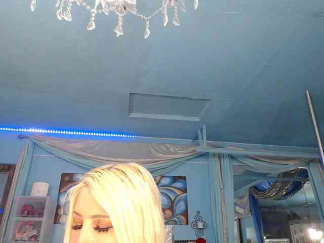 adrianna_fox webcam