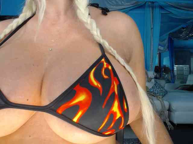adrianna_fox webcam