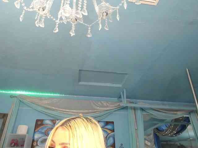 adrianna_fox webcam