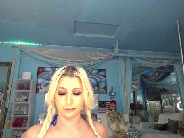 adrianna_fox