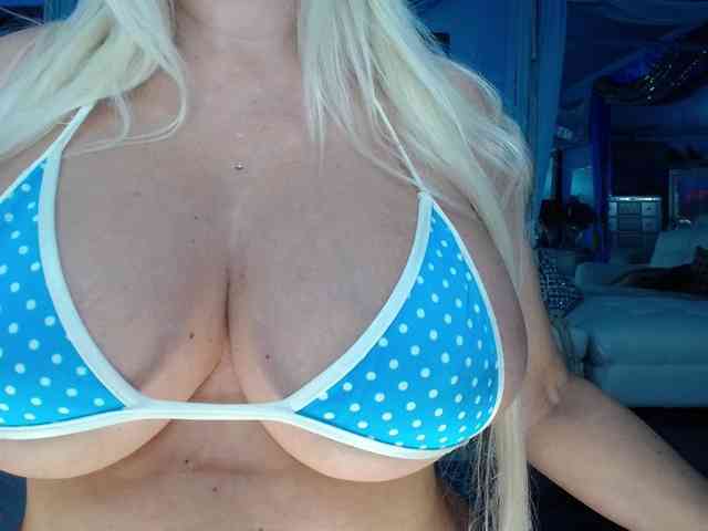 adrianna_fox webcam