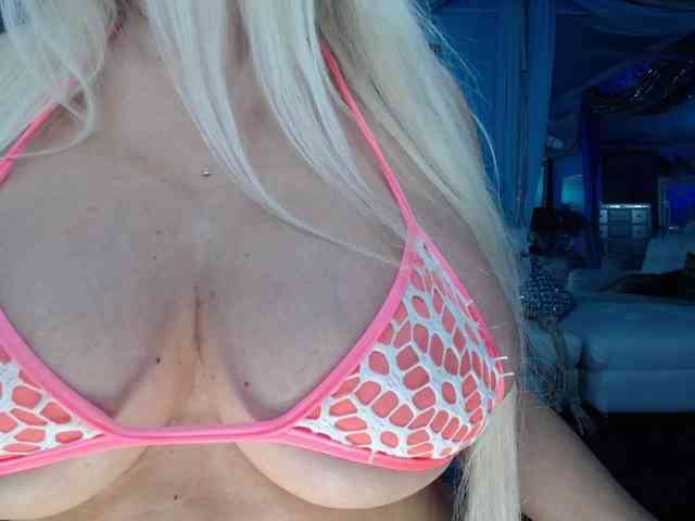 adrianna_fox webcam