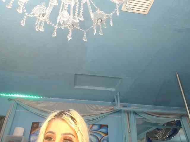 adrianna_fox webcam