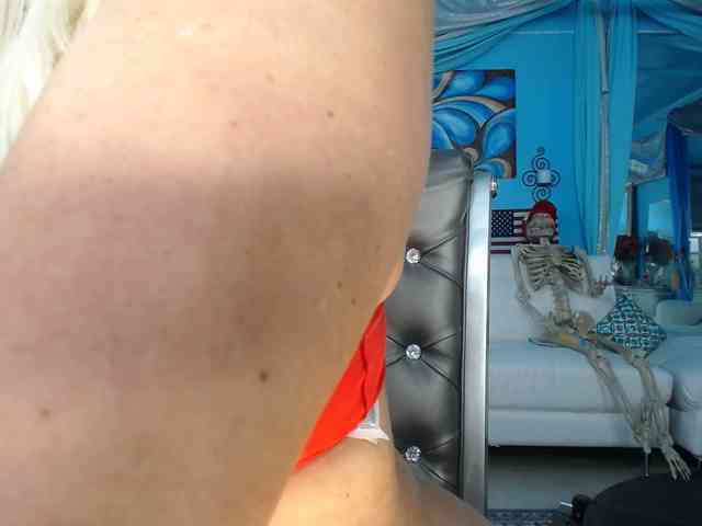 adrianna_fox