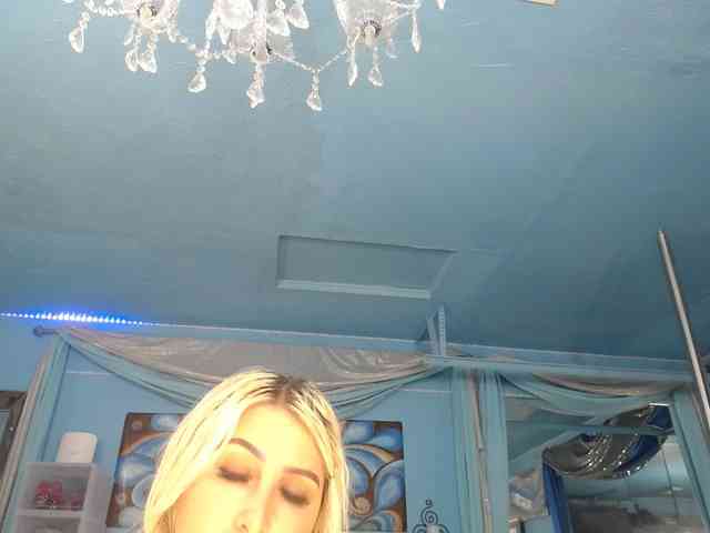 adrianna_fox webcam