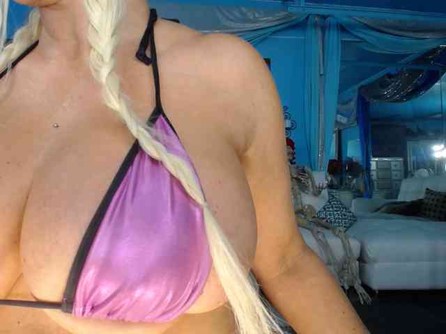 adrianna_fox webcam