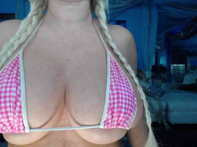 adrianna_fox