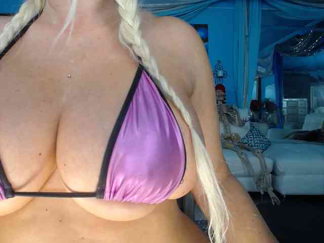 adrianna_fox webcam