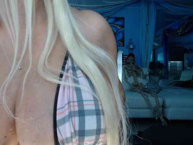 adrianna_fox webcam
