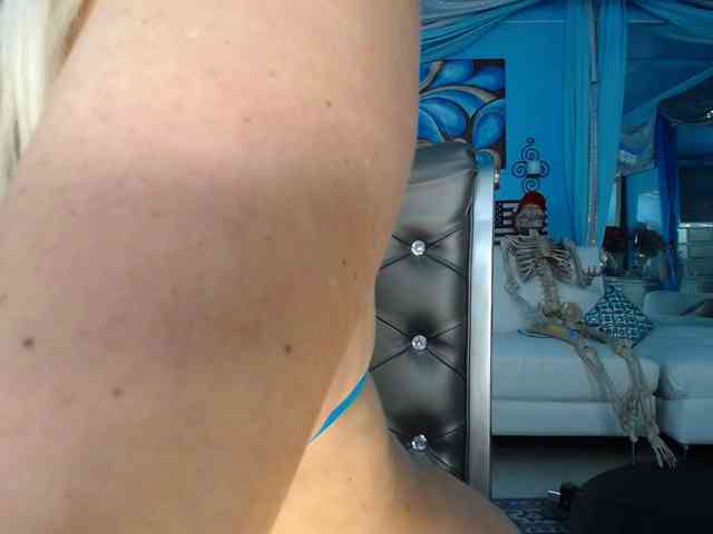 adrianna_fox webcam