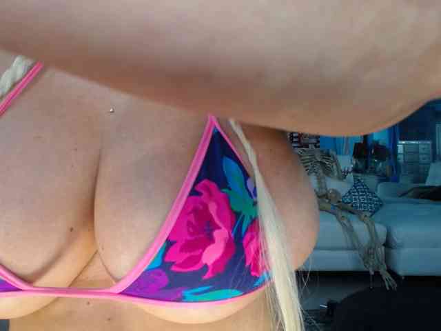 adrianna_fox