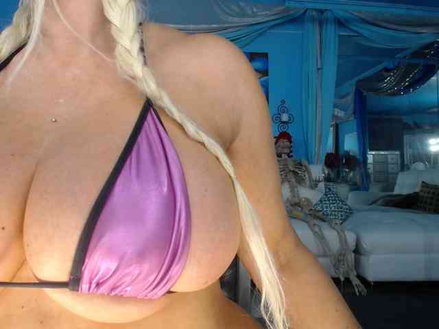 adrianna_fox