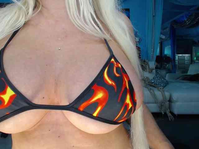 adrianna_fox