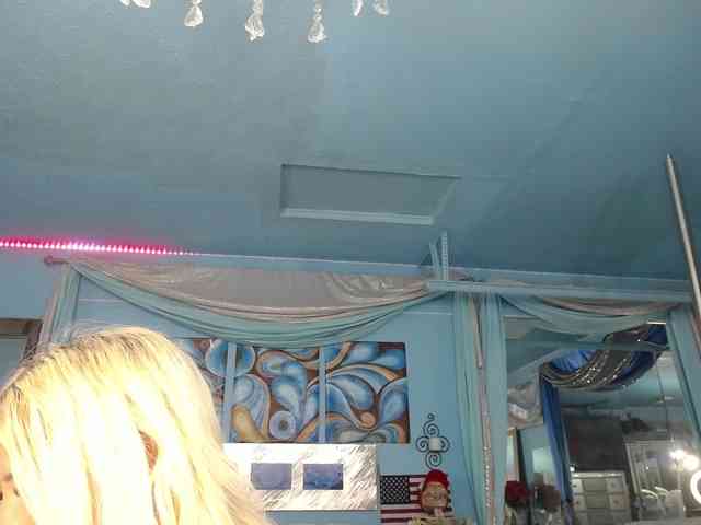adrianna_fox webcam