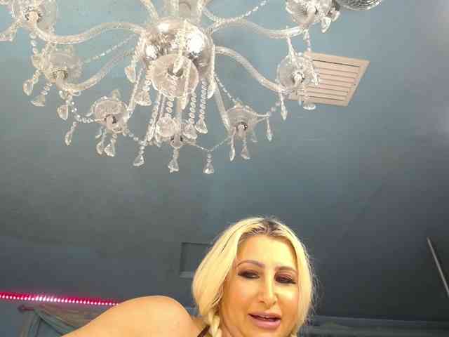 adrianna_fox