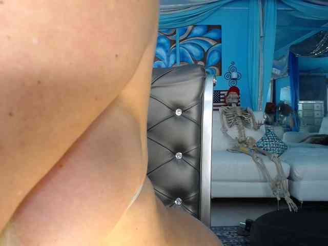 adrianna_fox