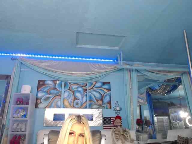 adrianna_fox webcam