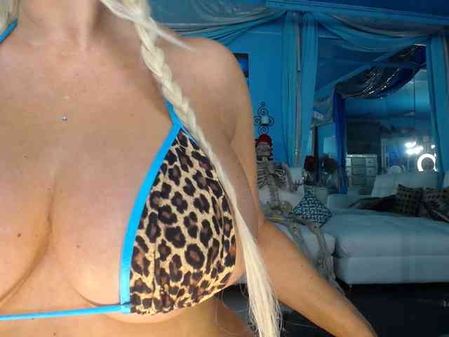 adrianna_fox webcam