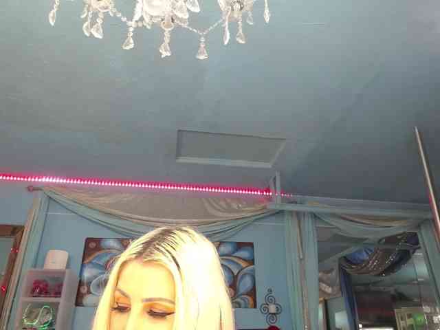 adrianna_fox webcam