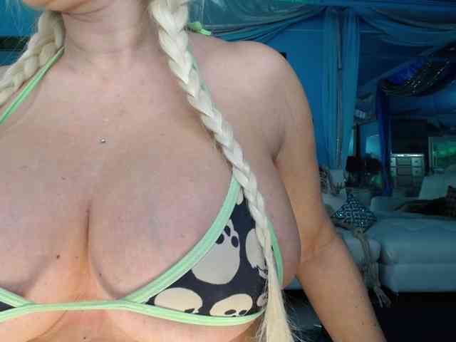 adrianna_fox