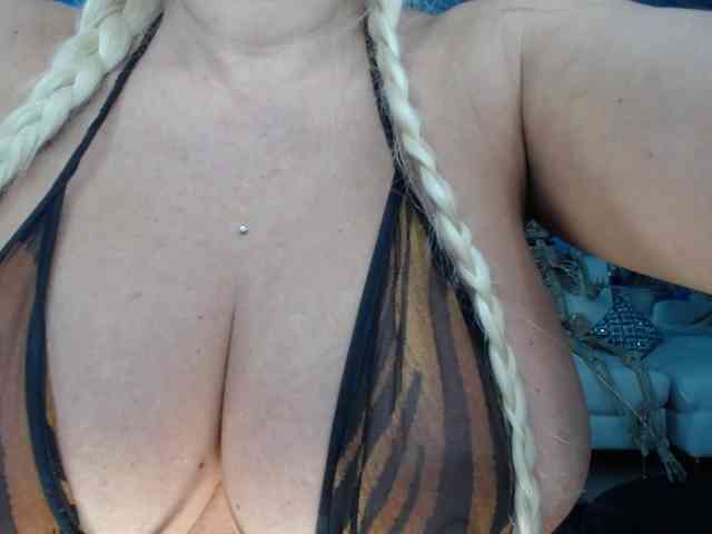 adrianna_fox