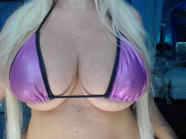 adrianna_fox webcam
