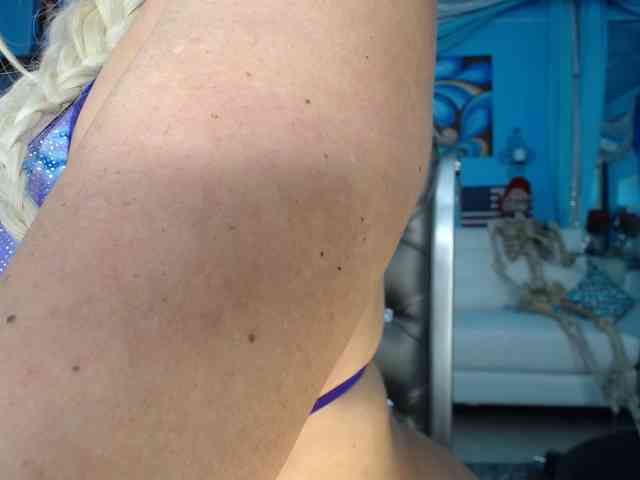 adrianna_fox webcam