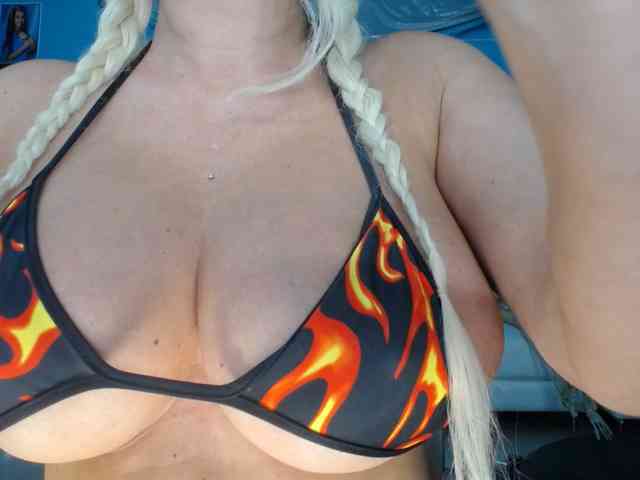 adrianna_fox webcam