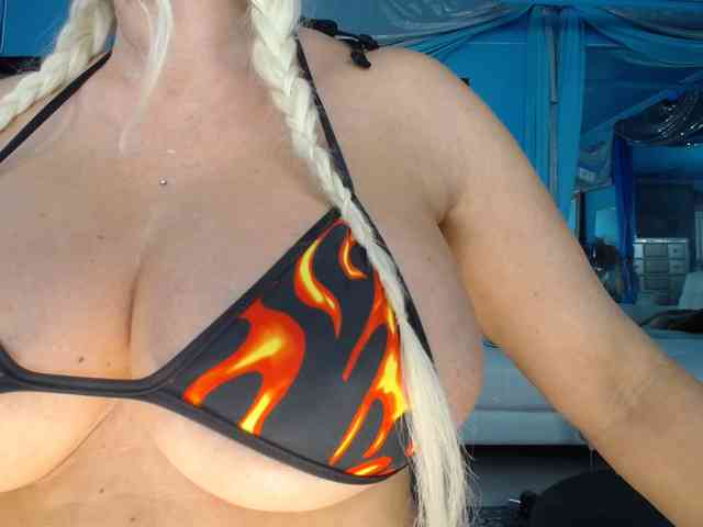 adrianna_fox webcam