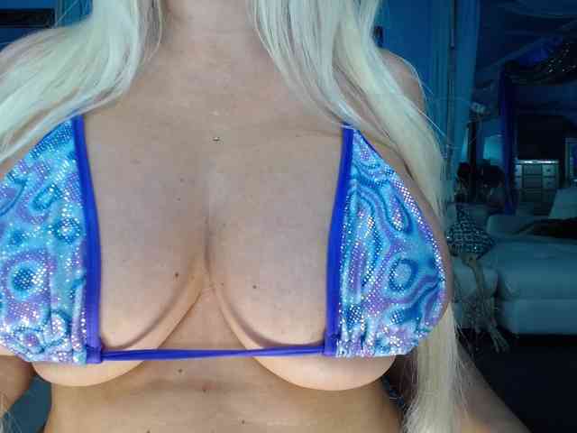 adrianna_fox webcam