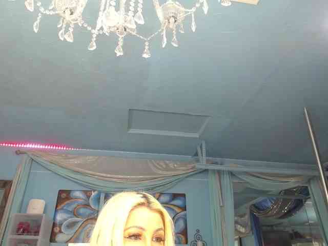 adrianna_fox webcam