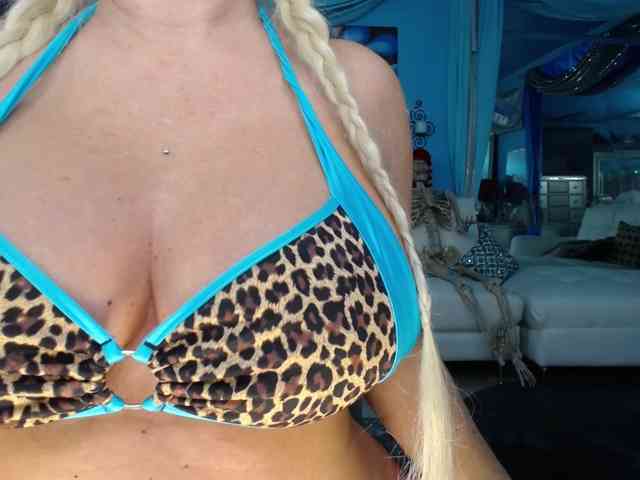 adrianna_fox