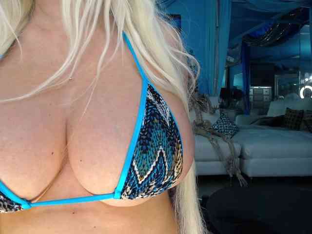 adrianna_fox