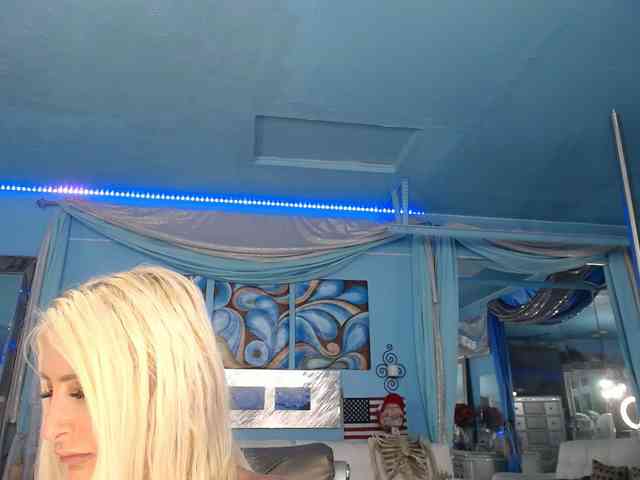adrianna_fox webcam
