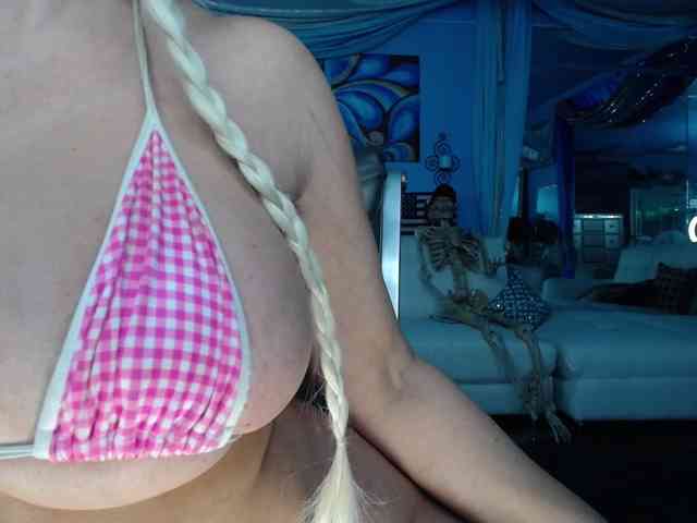 adrianna_fox