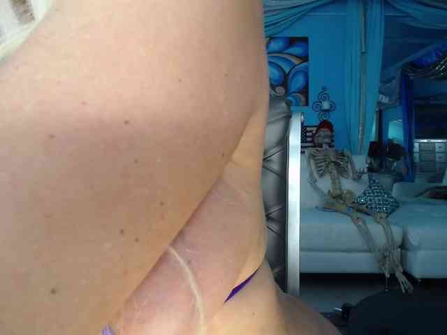 adrianna_fox webcam