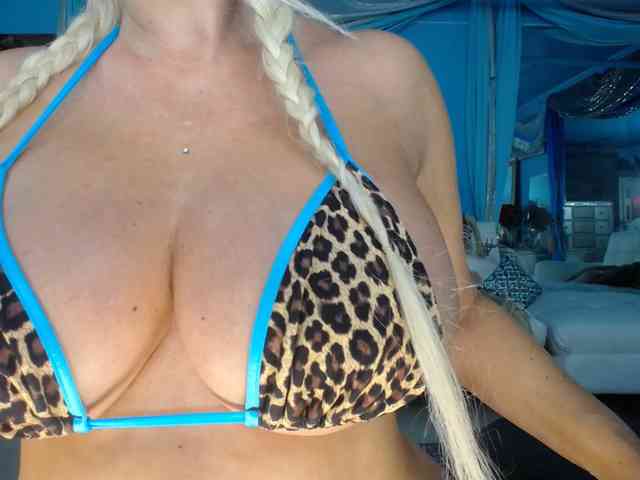 adrianna_fox