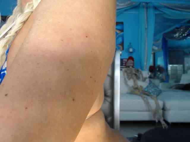 adrianna_fox webcam