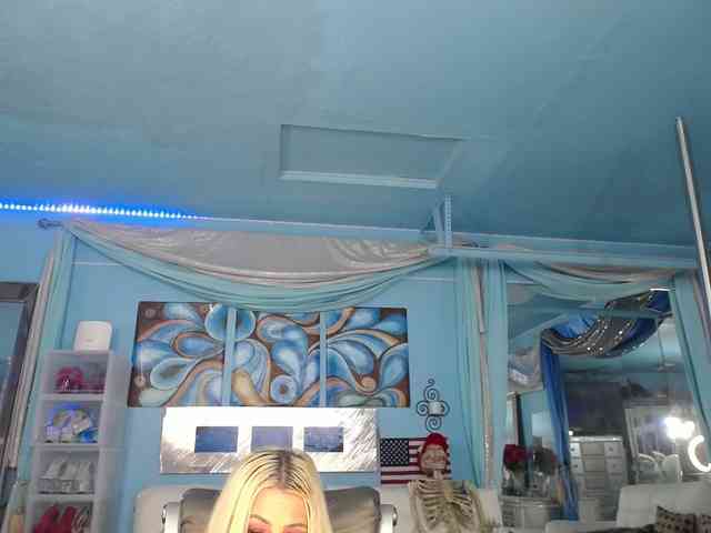 adrianna_fox webcam