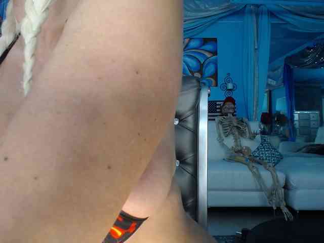adrianna_fox